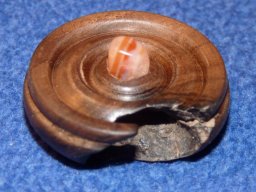 Holzschmuck mit Edelstein